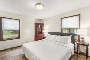 6 habitaciones, tabla de planchar con plancha, internet y ropa de cama 