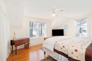 4 bedrooms, free WiFi, bed sheets