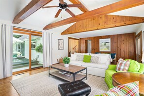 Televisión y chimenea 