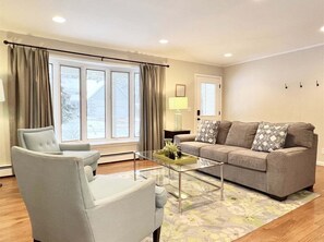 Télévision à écran plat, cheminée