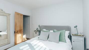 2 habitaciones y escritorio