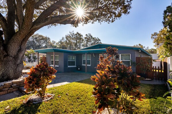 Exterior - A Getaway on Walnut (Tampa)