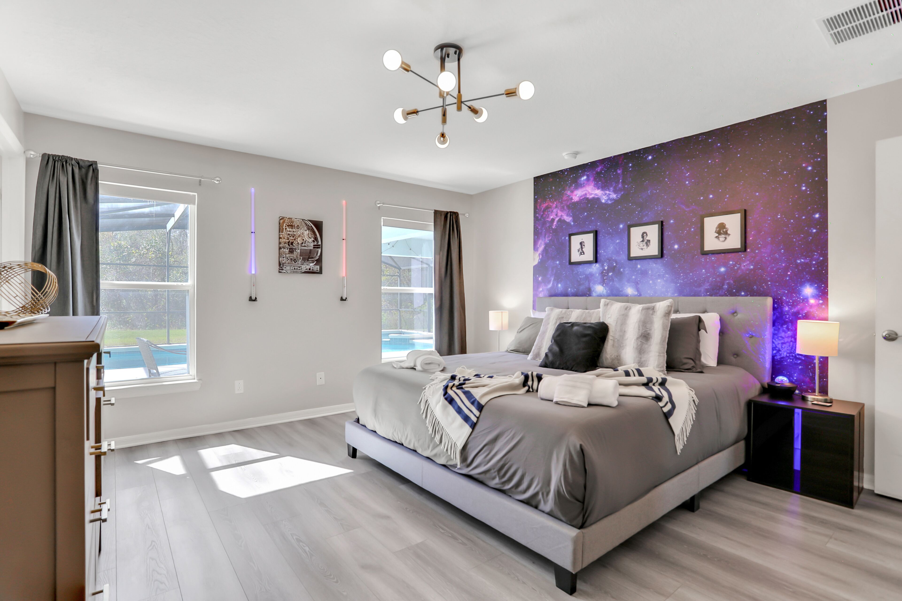 5 bedrooms, iron/ironing board, internet, bed sheets