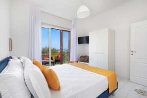 2 bedrooms, premium bedding, memory-foam beds, individually decorated - Estate4home- Casa Maridea (Sorrento)
