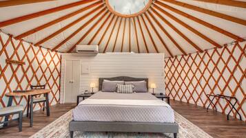 1 bedroom, iron/ironing board, free WiFi