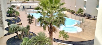 Beachfront apartment, with sea and pool view, in El Cotillo, Fuerteventura