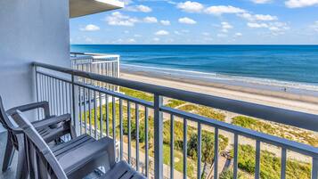 Signature Condo, 2 Bedrooms, Ocean View, Oceanfront | Balcony