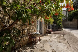 Studio (Studio Apartment) | Exterior