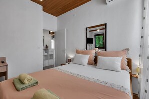 Apartment (Three Bedroom Apartment with Balcony) | 3 bedrooms, cribs/infant beds - Apartments Kata (Makarska)