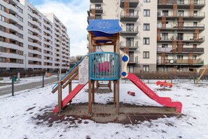 Children's play area - outdoor - Dobrego Pasterza Studio by Renters (Kraków)