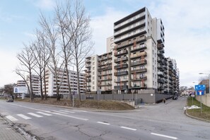 Front of property - Dobrego Pasterza Studio by Renters (Kraków)