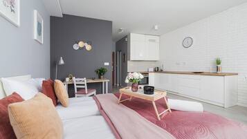 Free WiFi, bed sheets