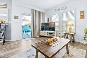 Leilighet, 2 soverom | Oppholdsområde | Smart-TV