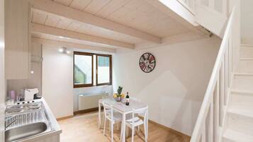 Loft, 1 grand lit et 1 canapé-lit | Restauration