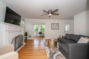 TV, fireplace