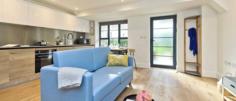 Apartment (1 Bedroom) | Living area