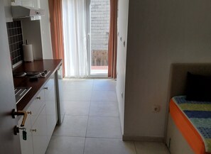 Apartment | Private kitchen | Fridge, oven, stovetop, electric kettle - Apartment 11 Sleeps 4 Guests (Split)