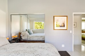 House, Multiple Beds, Pool Access, Mountain View | 3 bedrooms, individually decorated, individually furnished, free WiFi - Sunny Park (Palm Springs)