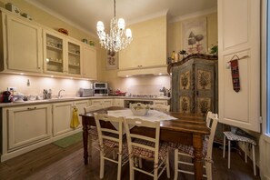 Private kitchen - Ognissanti Suites (Florence)