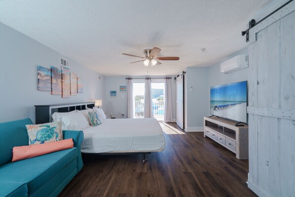 House, Multiple Beds, Kitchen, Garden View | 3 bedrooms, individually decorated, individually furnished, free WiFi - Sunset Lagoon (Panama City Beach)