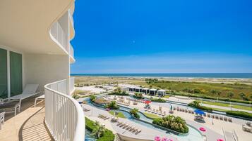 Condo, 3 Bedrooms | Property grounds