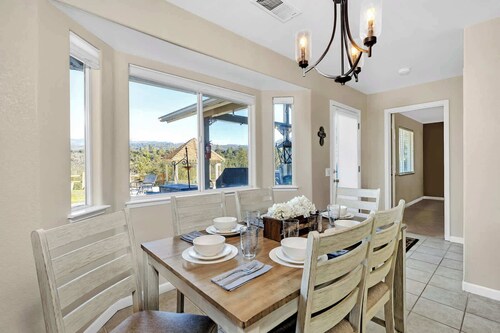 Awesome Views, Game Room, Hot Tub and More!