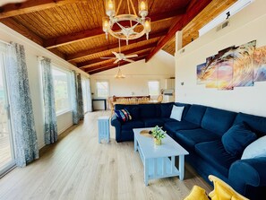 Smart TV, books - OBX beach steps away, ocean views, prvt pool, hot tub, game room & dog friendly! (Salvo)