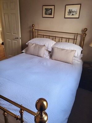 Apartment | 2 bedrooms, iron/ironing board, free WiFi, bed sheets - Captivating 2-bed Apartment in Winchester (Winchester)