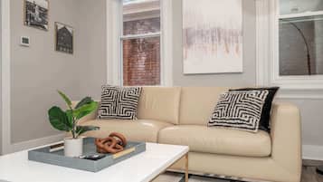 Condo, 1 Queen Bed, Kitchen | Living area | 40-inch TV with digital channels