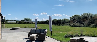 Luxury Studio Cottage at Foot of Yorkshire Wolds