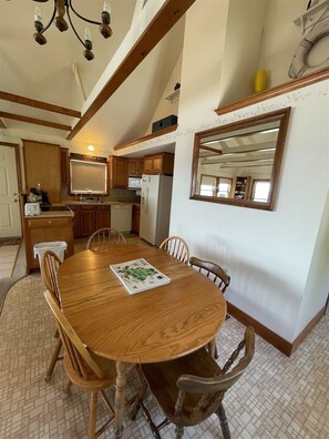 Villa, 3 Bedrooms | Dining
