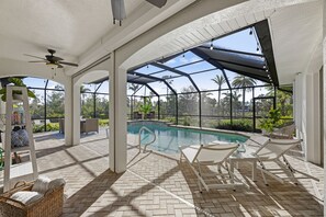Piscina all'aperto, una piscina riscaldata