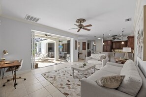 Smart TV - Private Oasis with pool and short drive to Fort Myers Beach (Fort Myers)