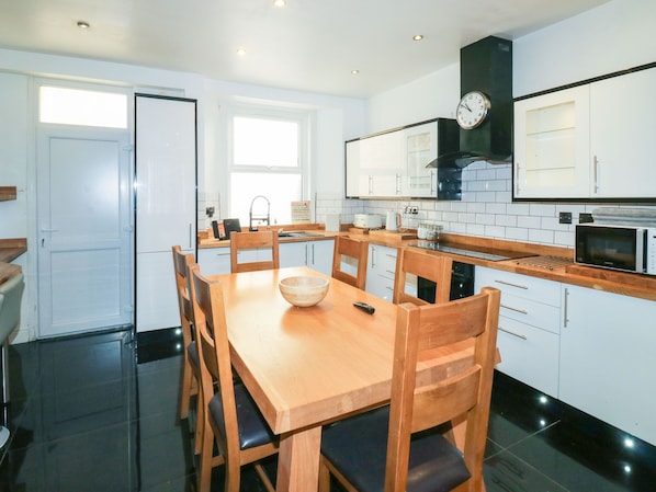 Cottage | Interior