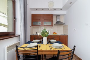 Microwave, cookware/dishes/utensils - Apartment Near Nosal by Renters (Zakopane)