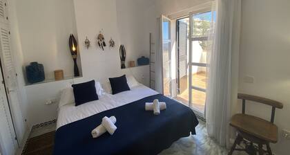 Enjoy the Tranquility of the Sea, Townhouse in Fuengirola with Stunning Views