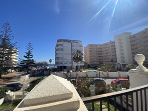 Property grounds - Enjoy the Tranquility of the Sea, Townhouse in Fuengirola with Stunning Views (Fuengirola)