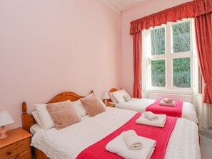 5 bedrooms, individually decorated, individually furnished, free WiFi