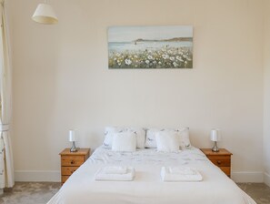 5 Schlafzimmer, individuell dekoriert, individuell eingerichtet