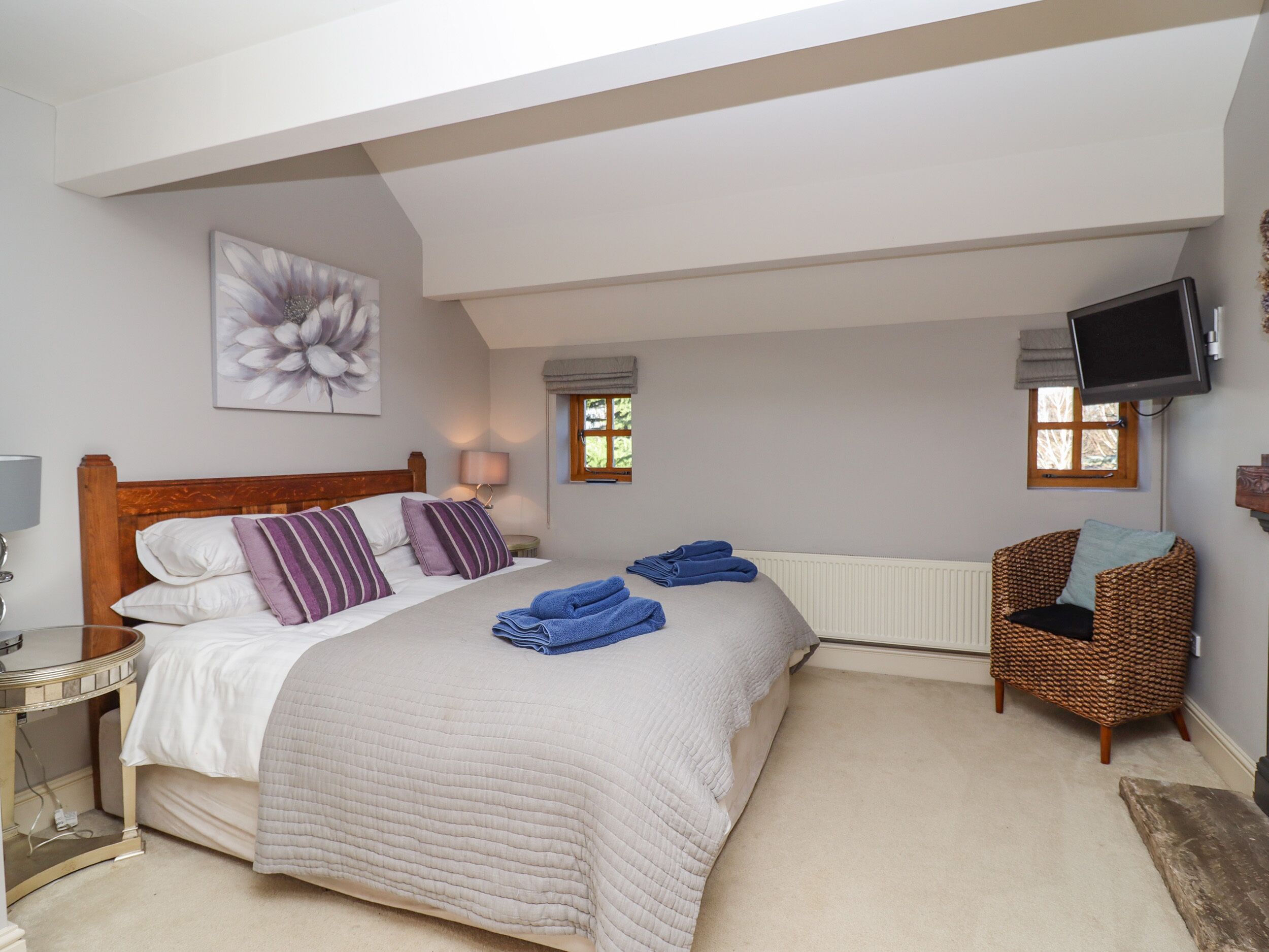 4 多间卧室、特色装修、特色家居 、免费 WiFi