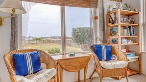 House, Multiple Beds (You, Me and the Sea) | Living area - You, Me and the Sea (Waldport)