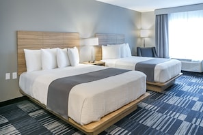 Desk, blackout drapes, iron/ironing board, free WiFi - Winds Hotel At Crosswinds Casino (Park City)