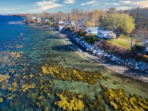 Beach - Bay Vista - 3BR, 2BA waterfront home with sunset views over Middle Bay (Harpswell)