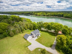 المنشأة من الخارج