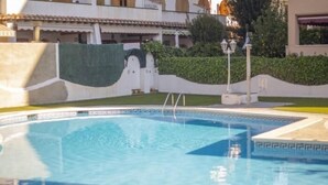 Pool - R140 Manila Resort Jardin (calafell)