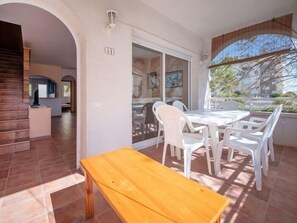 Outdoor dining - R140 Manila Resort Jardin (Calafell)