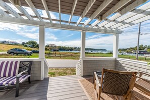 Terrace/patio - Homeport - Modern oceanfront cottage overlooking quintessential Mackerel Cove (Bailey Island)