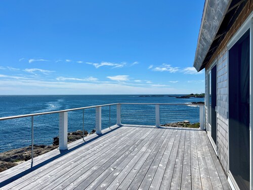 Little Harbor - Crashing surf, sunrise views from this perfect Maine getaway.