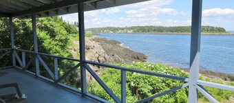 Ocean Watch - Relax and let the ocean sweep you away at this charming retreat