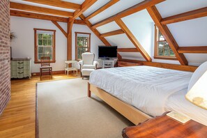 6 Schlafzimmer, Schreibtisch, Bügeleisen/Bügelbrett, kostenloses WLAN